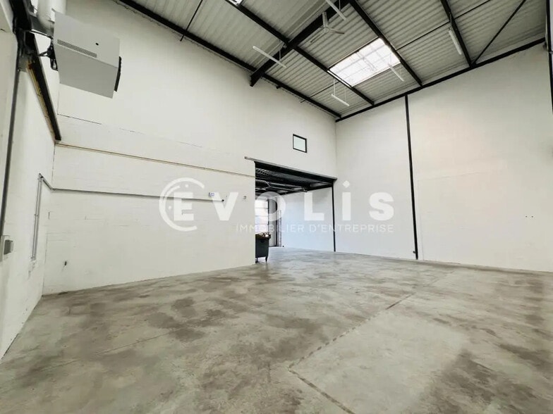 Local d’activités dans Collégien à louer - Photo intérieure – Image 3 sur 9