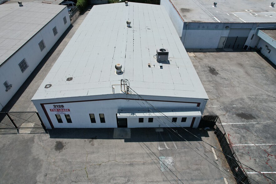 2125 N Seaman Ave, South El Monte, CA à louer - Photo de l’immeuble – Image 2 sur 6