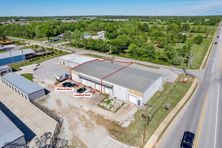 4104 S Honeysuckle Ln, Rogers, AR à louer - Photo de l’immeuble – Image 3 sur 13