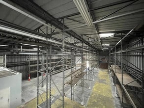 Local d’activités dans Coignières à louer Photo intérieure– Image 2 sur 3