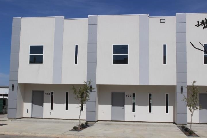 1011 Emerald Valley Dr, Laredo, TX à vendre Photo principale– Image 1 sur 13