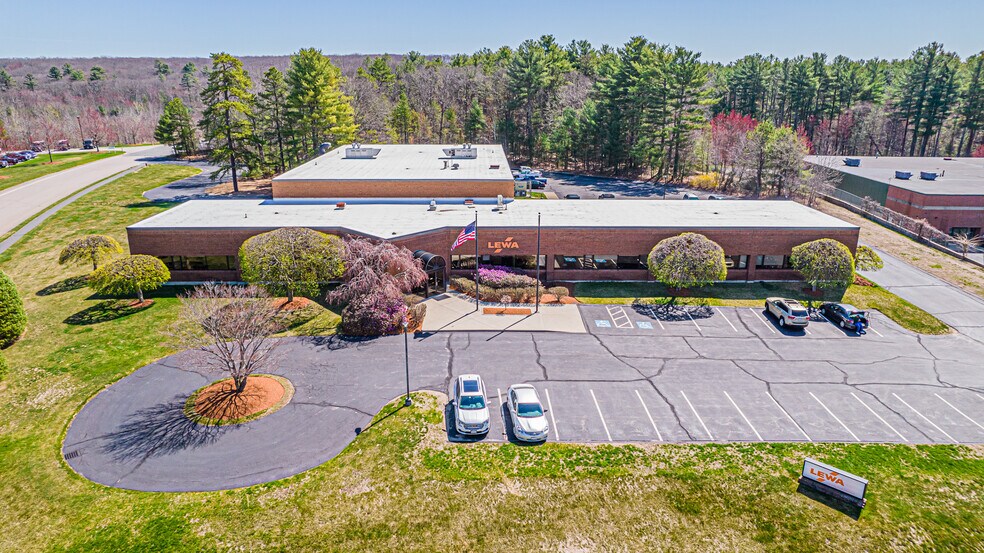 132 Hopping Brook Rd, Holliston, MA à vendre - Photo de l’immeuble – Image 1 sur 6