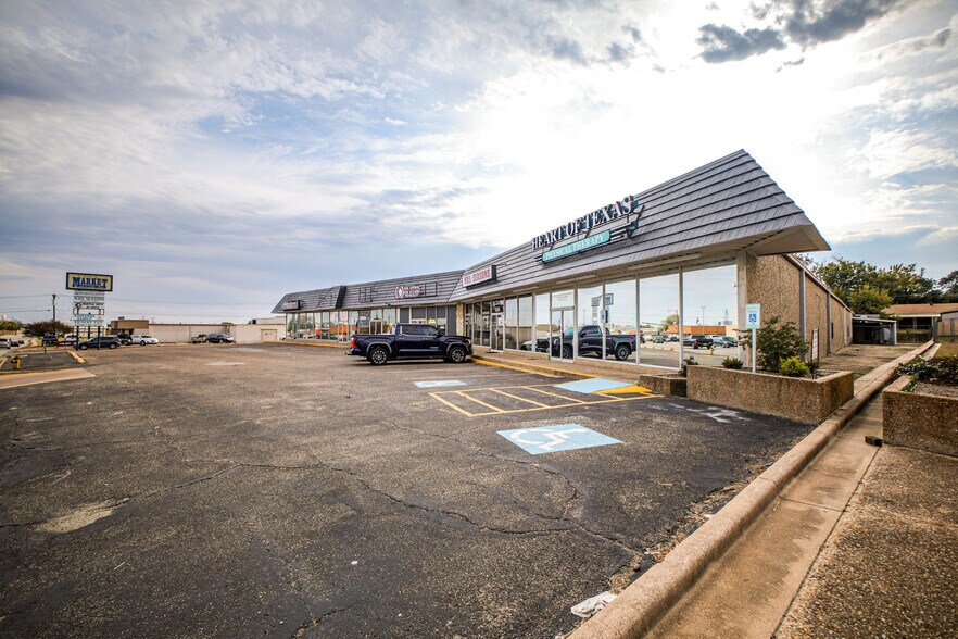 500 Lake Air Dr, Waco, TX à louer - Photo de l’immeuble – Image 3 sur 8