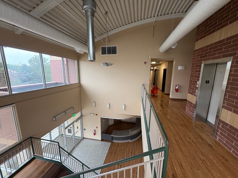 1185 W 124th Ave, Westminster, CO à vendre - Hall d’entrée – Image 2 sur 26