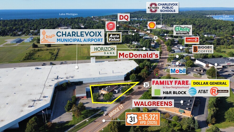 1505 Bridge St, Charlevoix, MI à vendre - Aérien – Image 3 sur 56