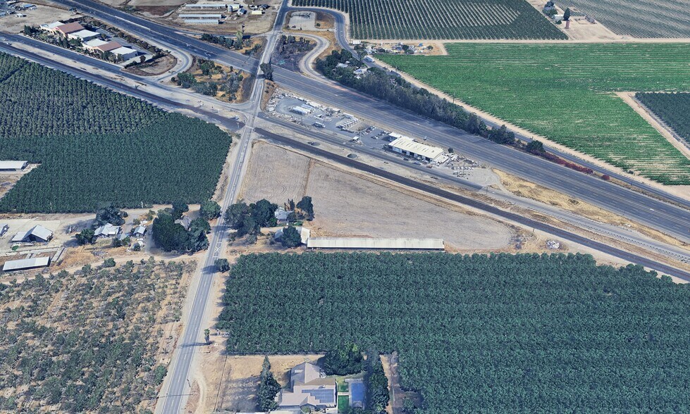 2090 S Austin Rd, Manteca, CA à vendre - Aérien – Image 2 sur 5