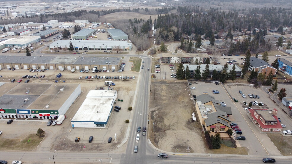 7171 50 Av, Red Deer, AB à vendre - Photo de l’immeuble – Image 2 sur 5