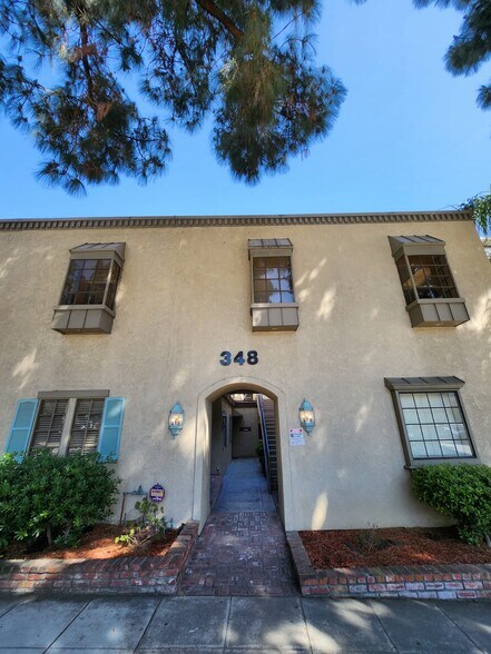 348 E Olive Ave, Burbank, CA à louer - Photo de l’immeuble – Image 1 sur 7
