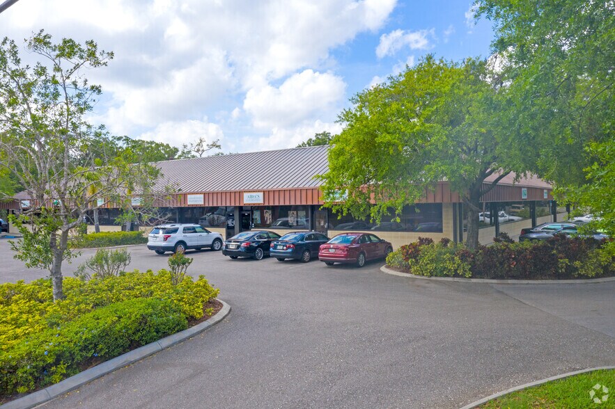 1419 W Waters Ave, Tampa, FL à louer - Photo principale – Image 1 sur 14