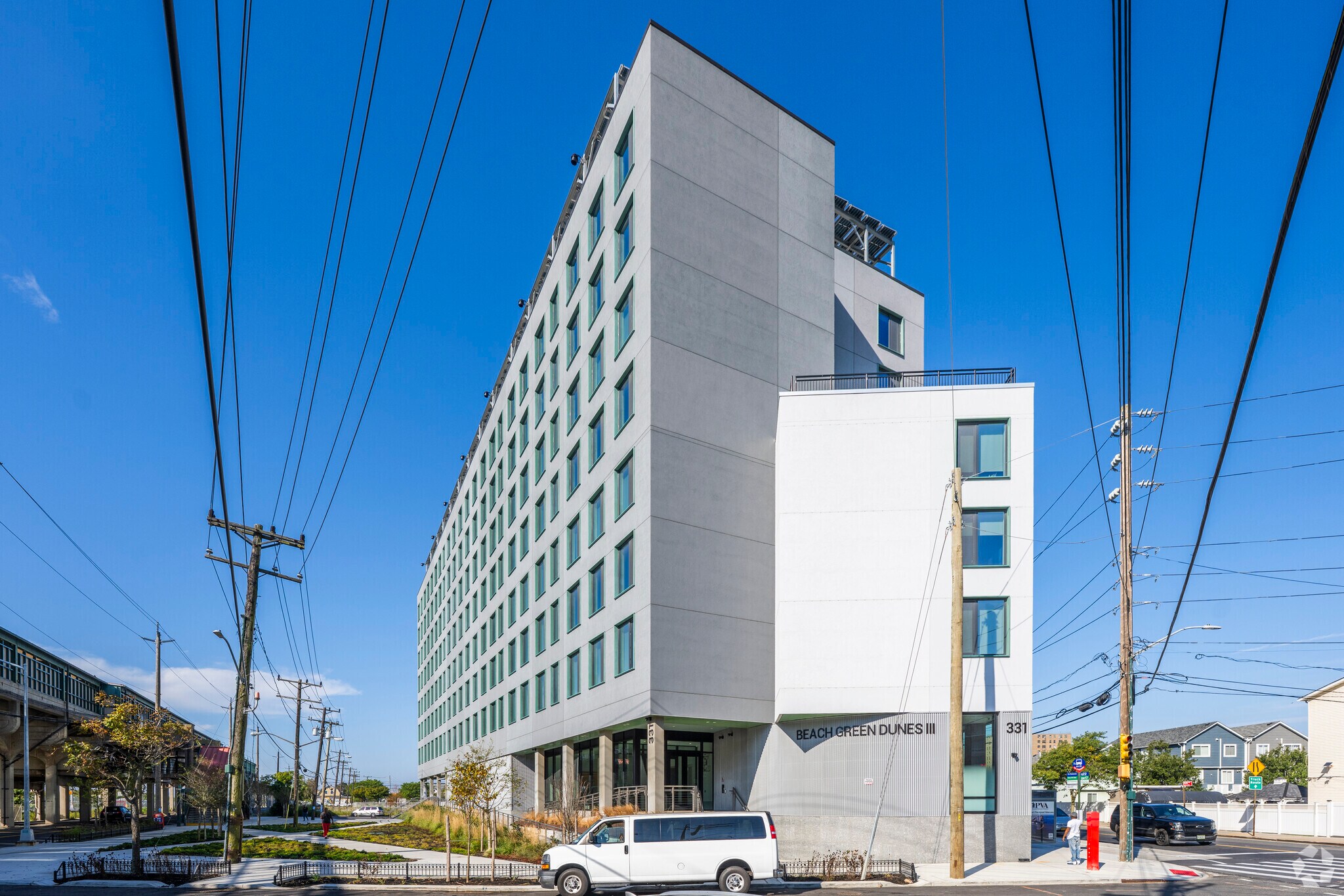 331 Beach 35th St, Far Rockaway, NY à louer Photo de l’immeuble– Image 1 sur 11