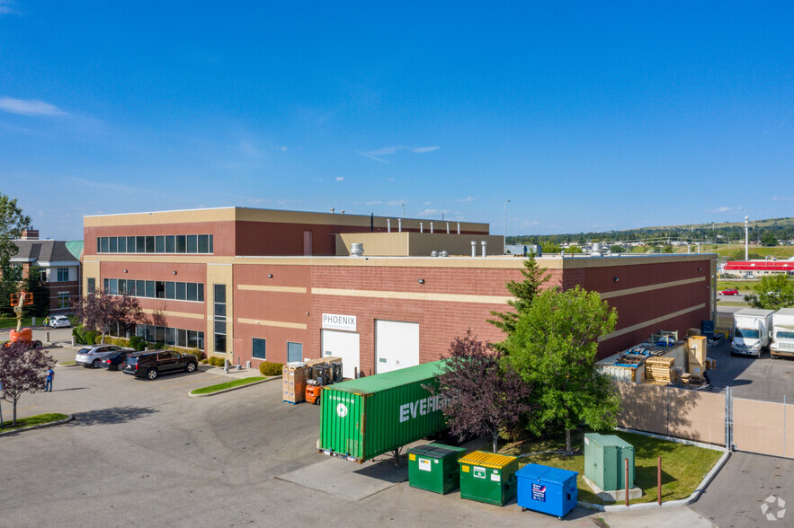 5735 7th St NE, Calgary, AB à louer - Photo de l’immeuble – Image 2 sur 3