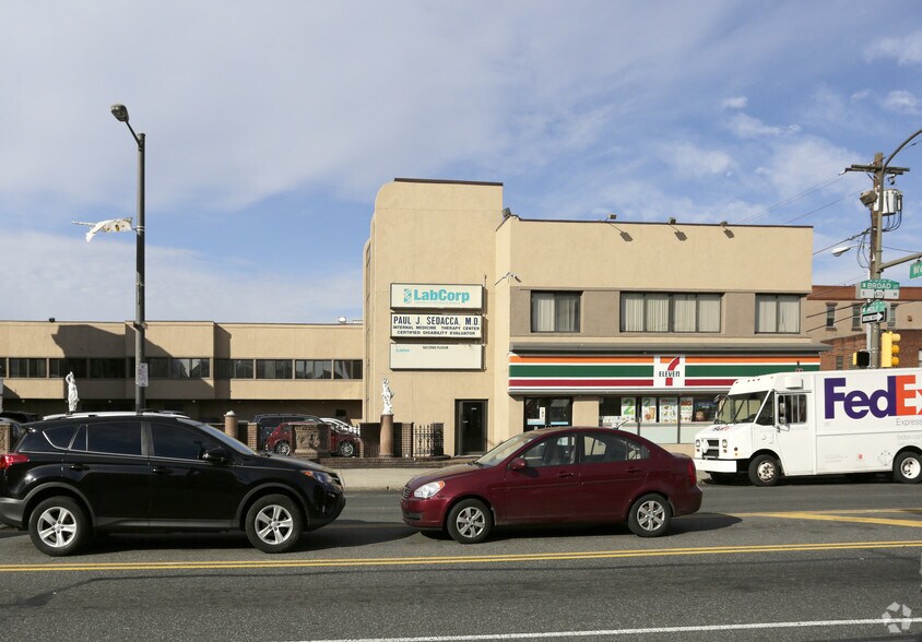 2300-2310 S Broad St, Philadelphia, PA à louer - Photo de l’immeuble – Image 3 sur 3