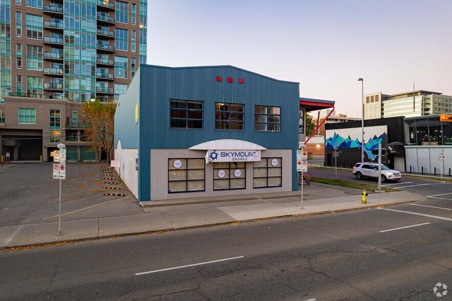 739 11th Ave SW, Calgary, AB à louer - Photo principale – Image 1 sur 6