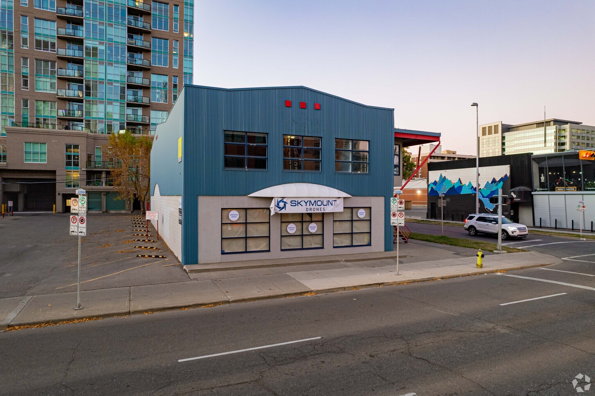 739 11th Ave SW, Calgary, AB à louer Photo principale– Image 1 sur 7