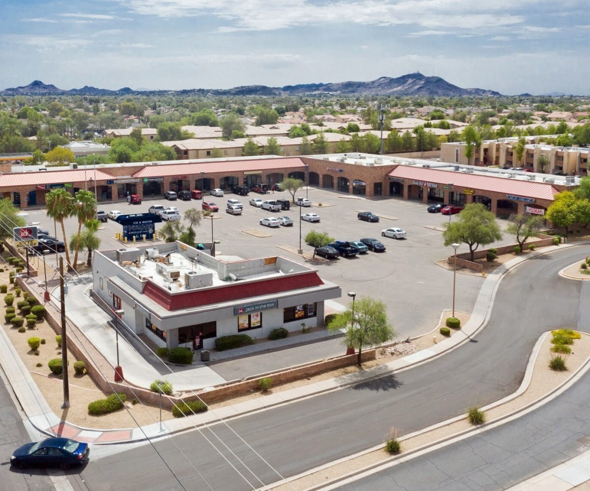4139 W Bell Rd, Phoenix, AZ à louer Photo de l’immeuble– Image 1 sur 7