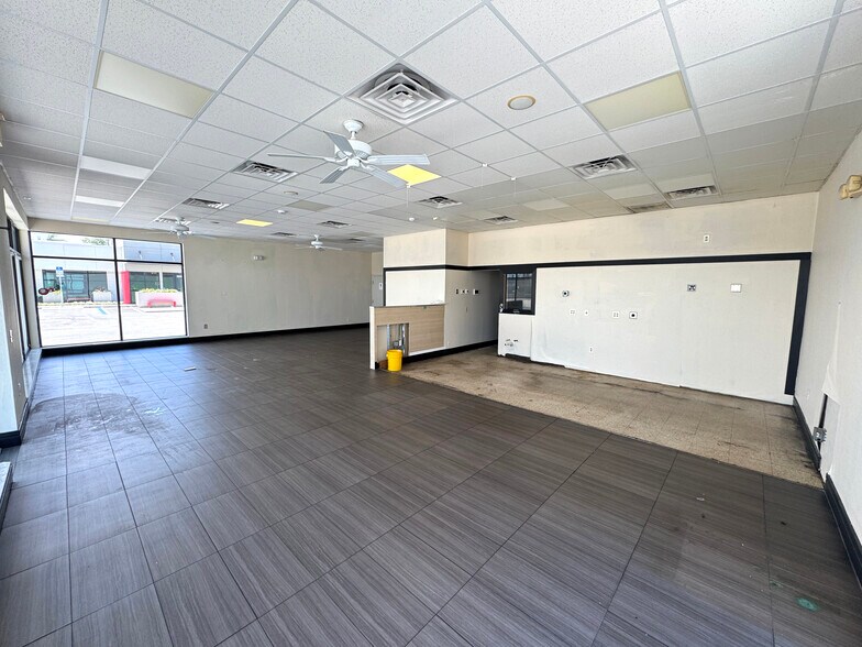 2225 SE Ocean Blvd, Stuart, FL à louer - Photo de l’immeuble – Image 2 sur 6