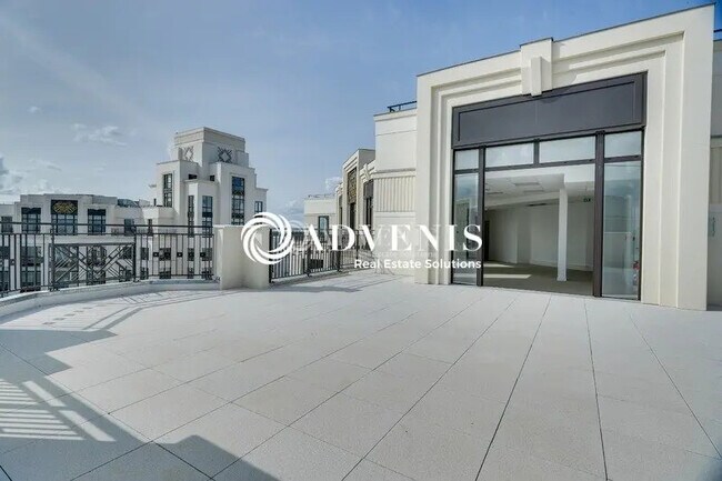 Plus de détails pour Bureau à vendre