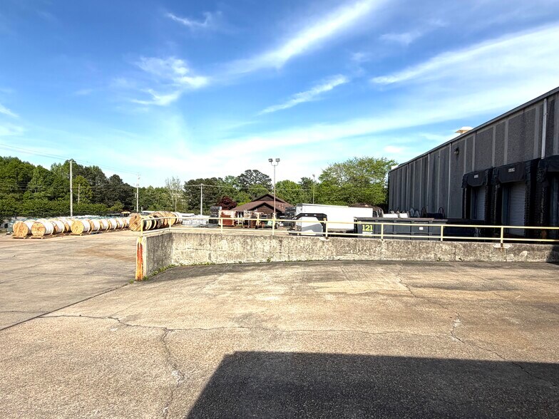 507 Walker St, Opelika, AL à louer - Photo de l’immeuble – Image 3 sur 21