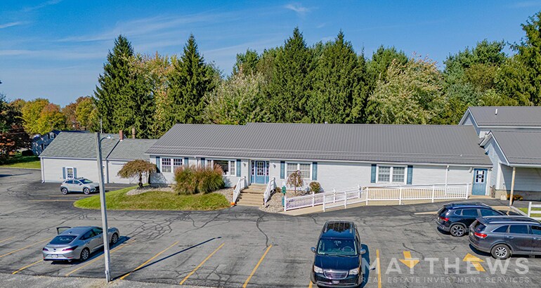409 E Jamestown Rd, Greenville, PA à vendre - Photo de l’immeuble – Image 3 sur 3