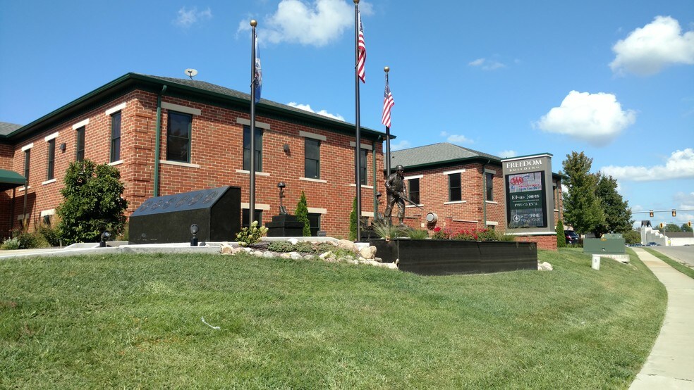 2815 Old Jacksonville Rd, Springfield, IL à louer - Photo de l’immeuble – Image 1 sur 8