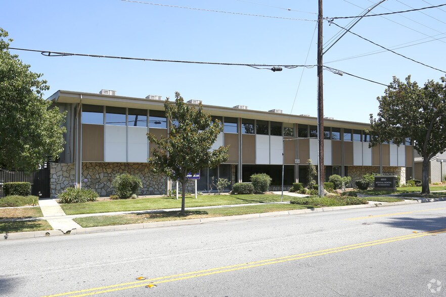 6850 Brockton Ave, Riverside, CA à louer - Photo de l’immeuble – Image 3 sur 4