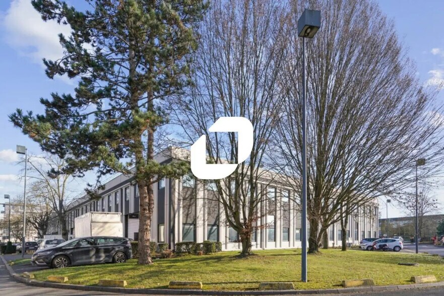 Local d’activités dans Lognes à louer - Photo de l’immeuble – Image 3 sur 13