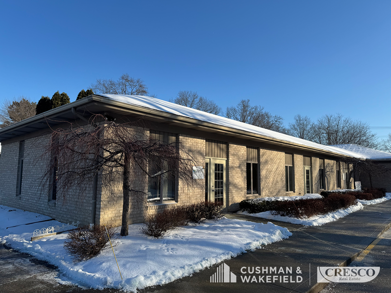 815 Crocker Rd, Westlake, OH à louer - Photo de l’immeuble – Image 1 sur 9