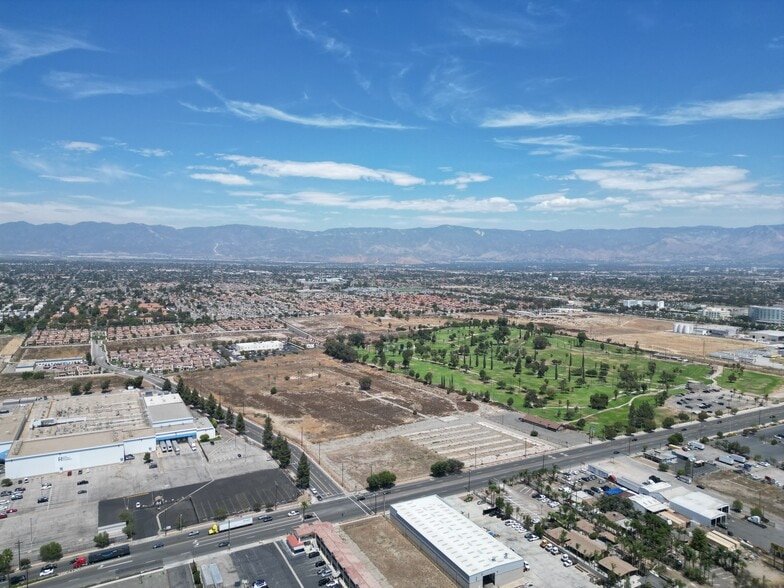 2005 W Valley Blvd, Colton, CA à vendre - Photo de l’immeuble – Image 3 sur 10