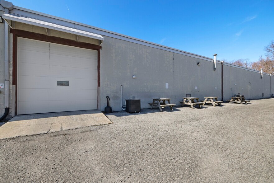 90 E Lakeview Dr, Littlestown, PA à louer - Photo de l’immeuble – Image 3 sur 29