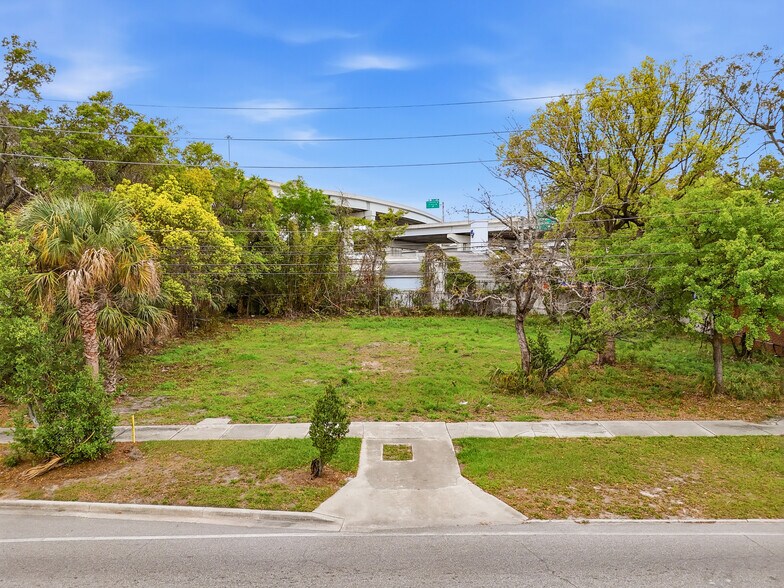 622 College St, Jacksonville, FL à vendre - Photo principale – Image 1 sur 9