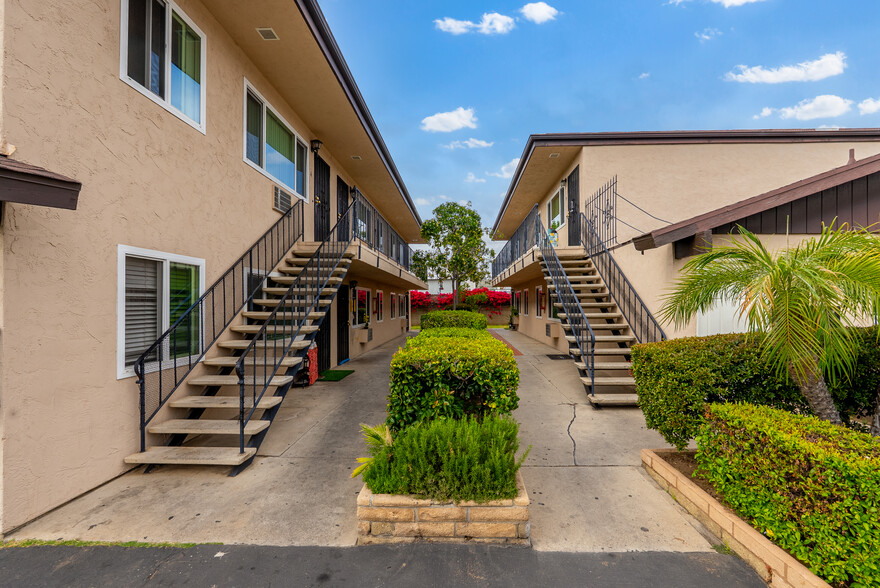978 Peach Ave, El Cajon, CA à vendre - Photo de l’immeuble – Image 3 sur 14