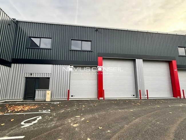 Plus de détails pour Local d'activités à louer