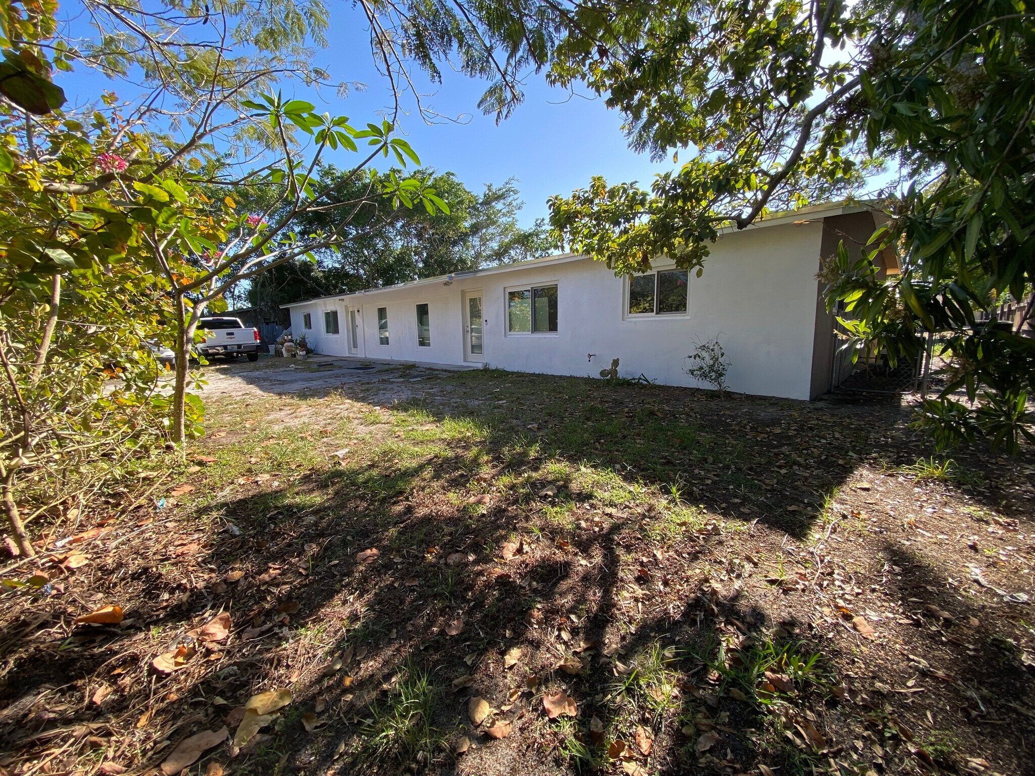 1405 Kirk Rd, West Palm Beach, FL à vendre Photo de l’immeuble– Image 1 sur 5