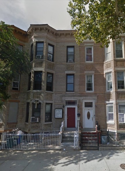 1553 Eastern Pkwy, Brooklyn, NY à louer - Photo principale – Image 1 sur 13