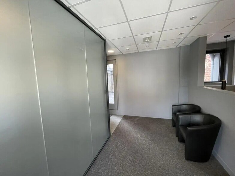 150 Rue Pierre Mauroy, Lille à louer - Photo de l’immeuble – Image 3 sur 10