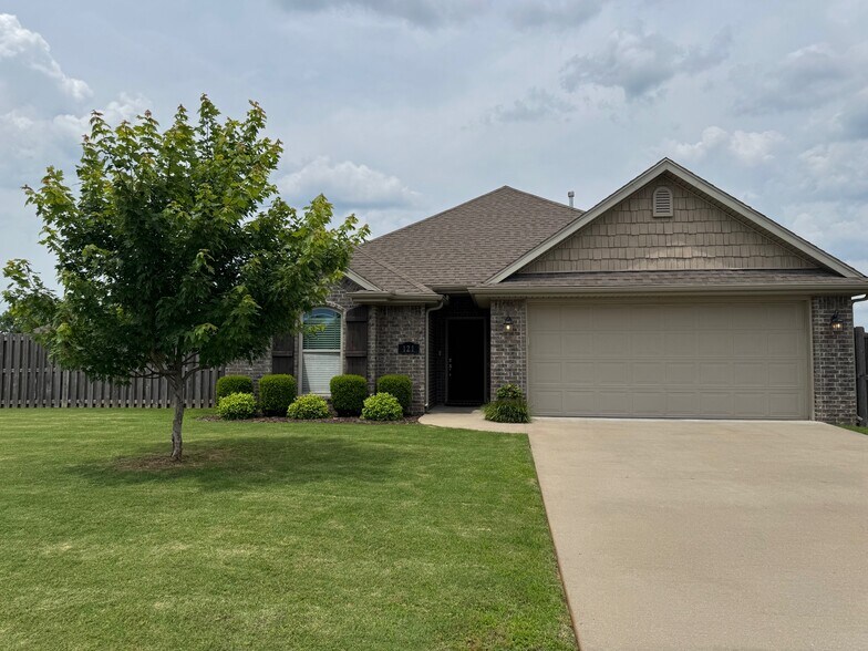 121 Napoli Ln, Centerton, AR à vendre - Photo principale – Image 1 sur 1
