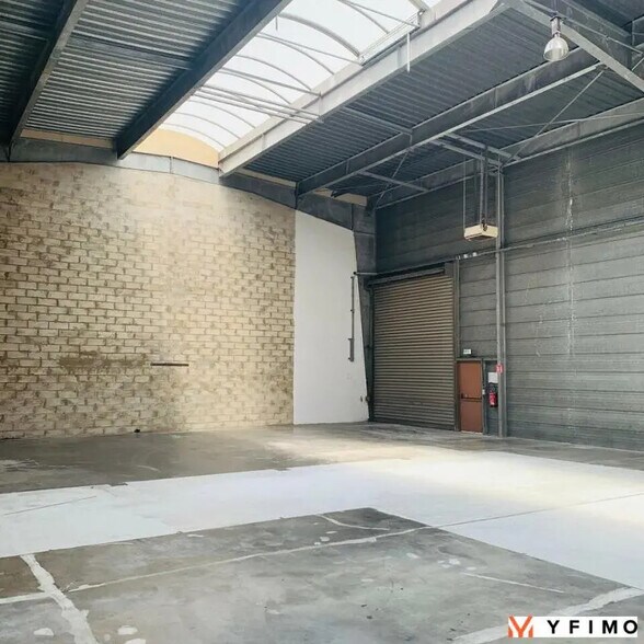 Industriel/Logistique dans Orgeval à louer - Photo de l’immeuble – Image 3 sur 7