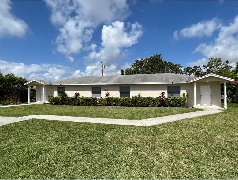 2211 SE 3rd St, Boynton Beach, FL à vendre - Photo principale – Image 1 sur 6