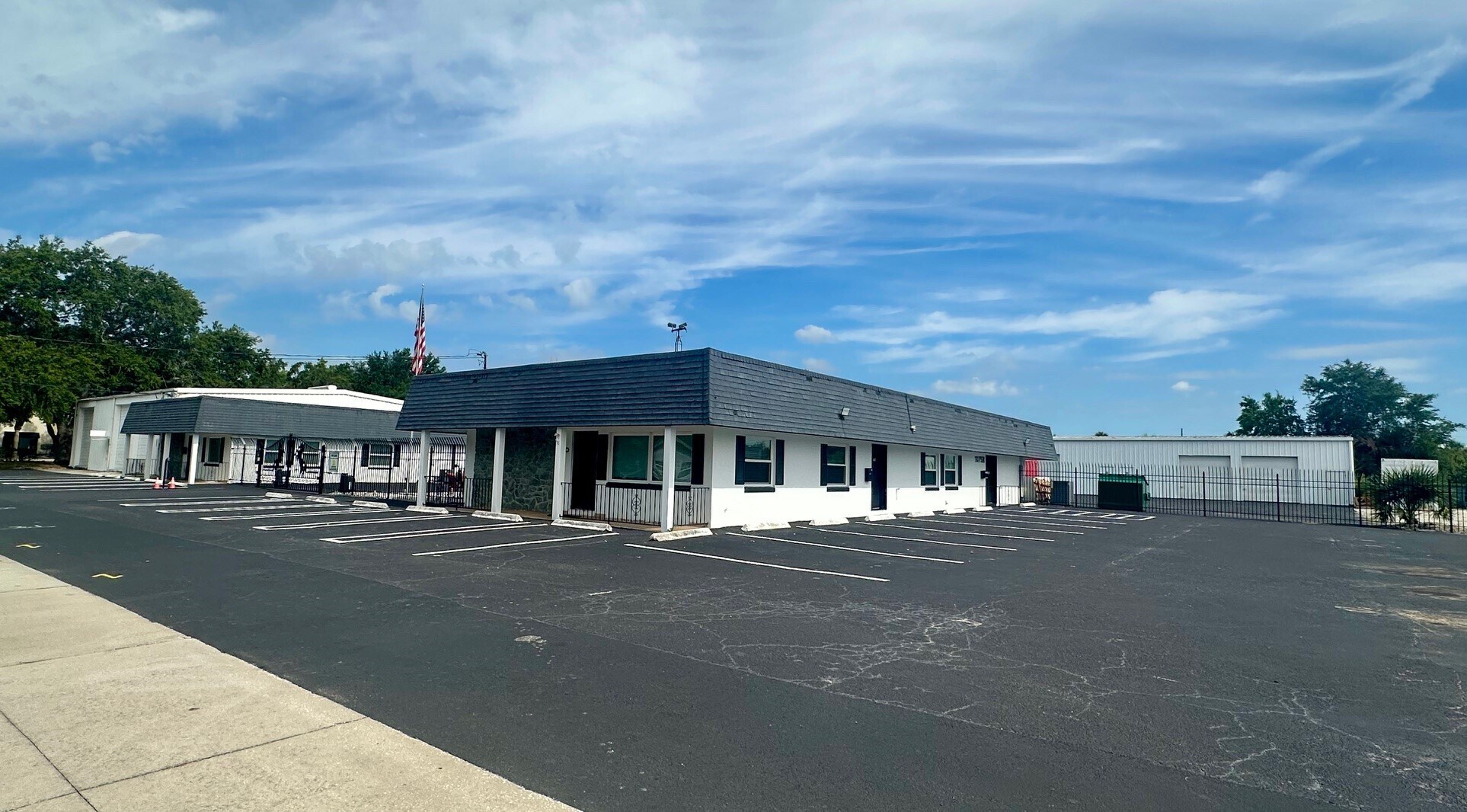 1075 Orienta Ave, Altamonte Springs, FL à louer Photo principale– Image 1 sur 21