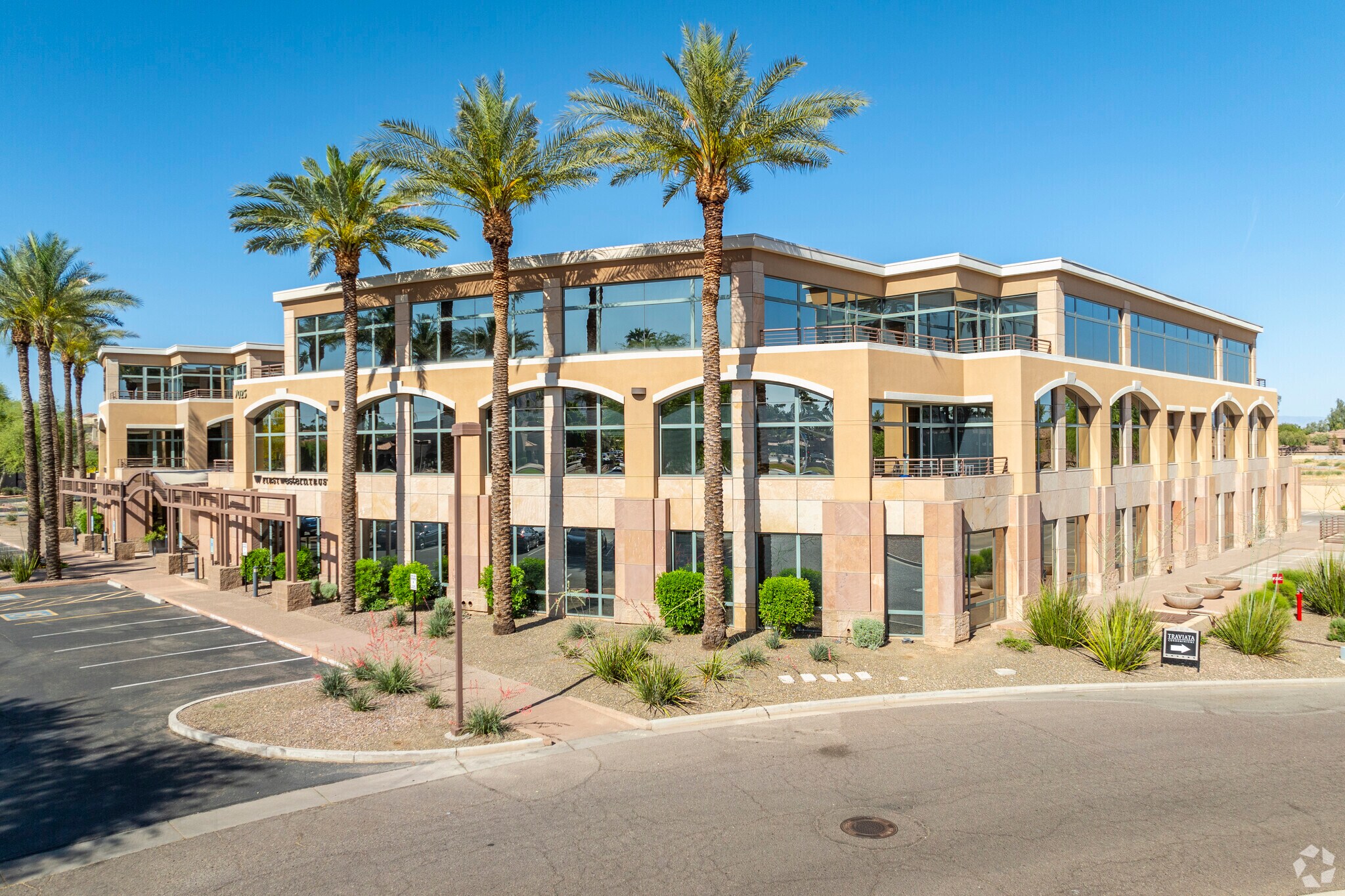 7025 N Scottsdale Rd, Scottsdale, AZ à louer Photo de l’immeuble– Image 1 sur 8