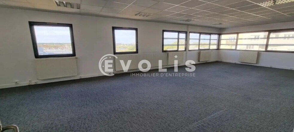 Bureau dans Torcy à louer - Photo intérieure – Image 3 sur 8