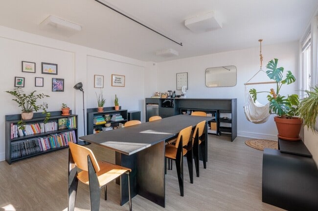 Plus de détails pour 32 Rue De Paradis, Paris - Bureau à vendre