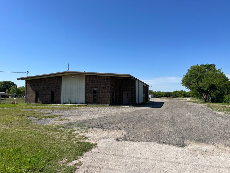 11595 US Highway 181, San Antonio, TX à louer - Photo de l’immeuble – Image 1 sur 12