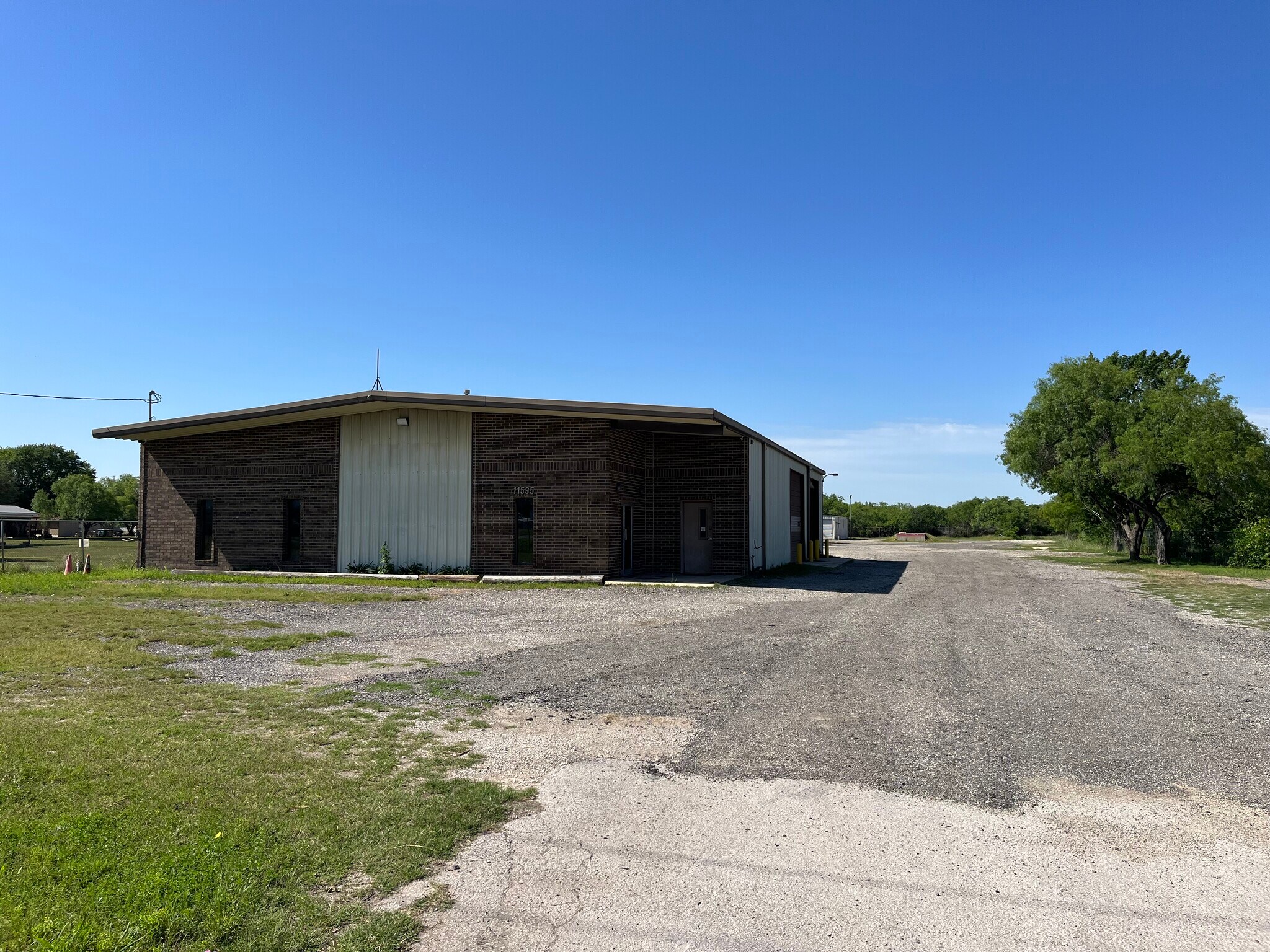 11595 US Highway 181, San Antonio, TX à louer Photo de l’immeuble– Image 1 sur 13