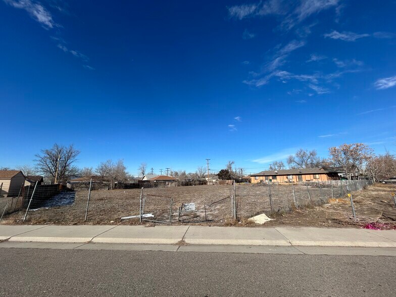 7301 Leyden st, Commerce City, CO à vendre - Photo de l’immeuble – Image 2 sur 8