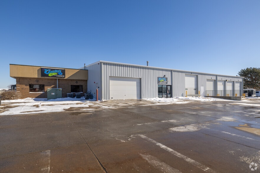 16190 Laurel St, Waukee, IA à louer - Photo principale – Image 1 sur 1