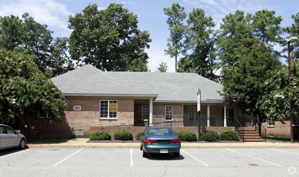 291 McLaws Cir, Williamsburg, VA à vendre - Photo de l’immeuble – Image 3 sur 9
