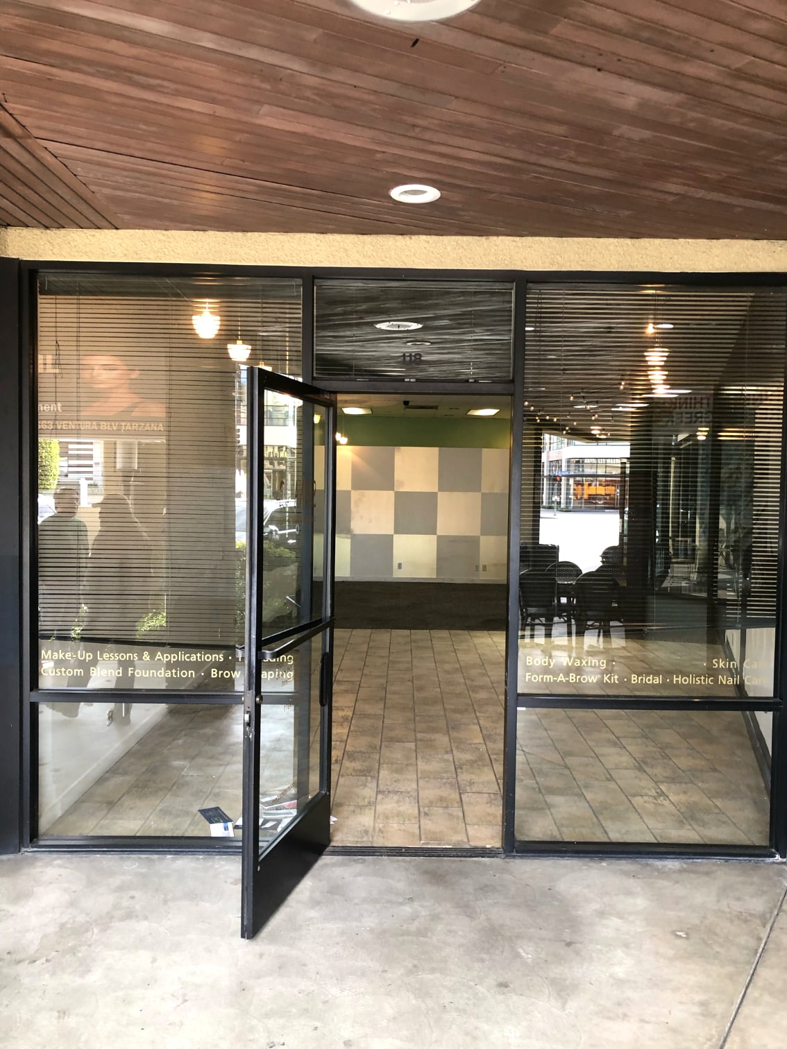 18645-18663 Ventura Blvd, Tarzana, CA à vendre Photo intérieure– Image 1 sur 6