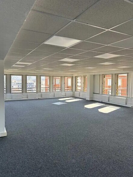 Bureau dans Rouen à louer - Photo de l’immeuble – Image 1 sur 4