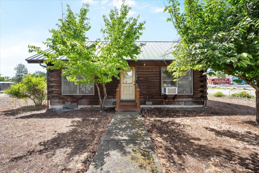 10744 OR-62, Eagle Point, OR à vendre - Photo de l’immeuble – Image 1 sur 12